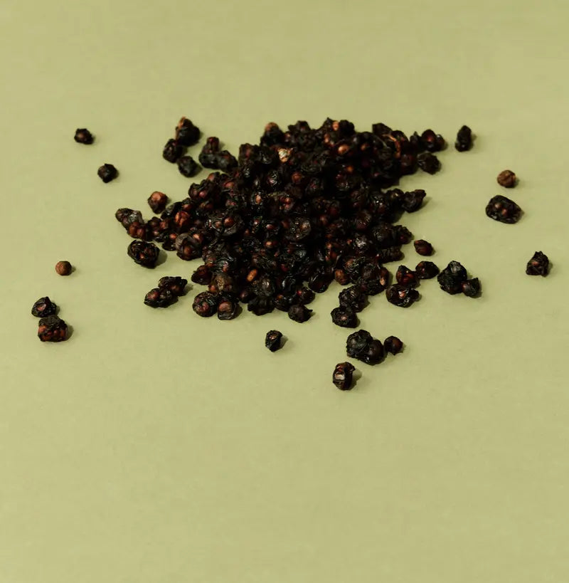 
                  
                    Schisandra | Superfeast | 100g (miron glass)
                  
                